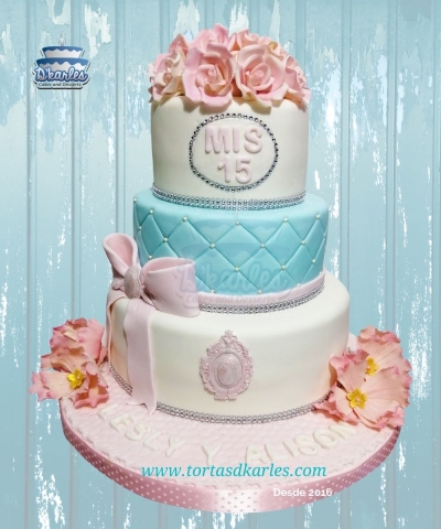 DKarles - Torta Quince a�os Rosas y Flores 02