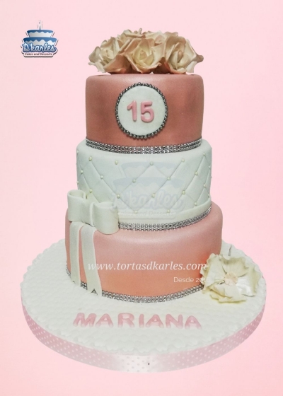 DKarles - Torta Quince a�os Rosas y Flores 03